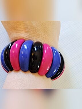 Avon 80s Chunky Resin Bracelet in Fuchsia, Purple & Black